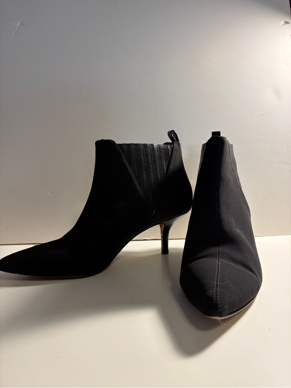 Donald J. Pliner Black Pointed Toe Kitten Heel Ankle Boots